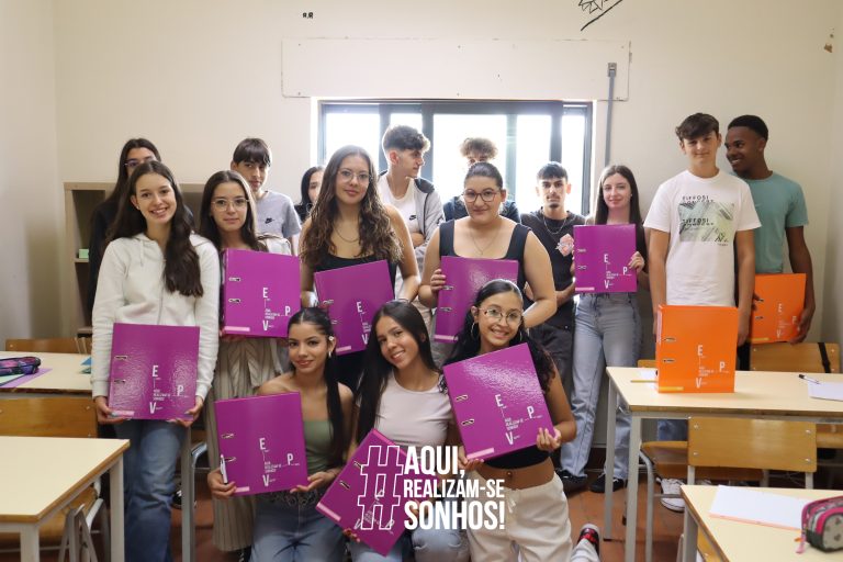 ENTREGA DE MATERIAL ESCOLAR